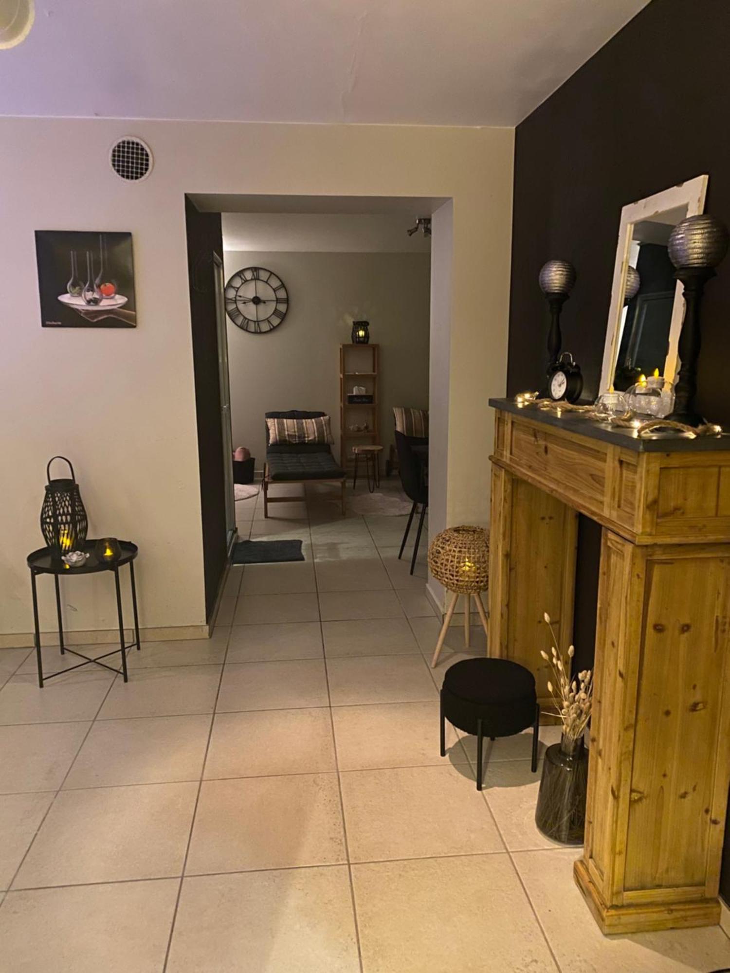 Le Petit Studio De L'Espace Bien Etre Libin Exterior foto